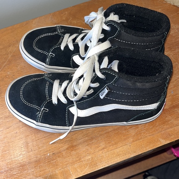 Vans high top sneaker size 4 youth - Picture 2 of 5